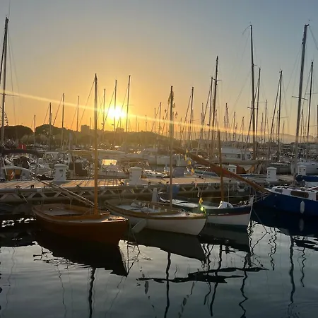 Carré&yachts View 2bed In Old Antibes